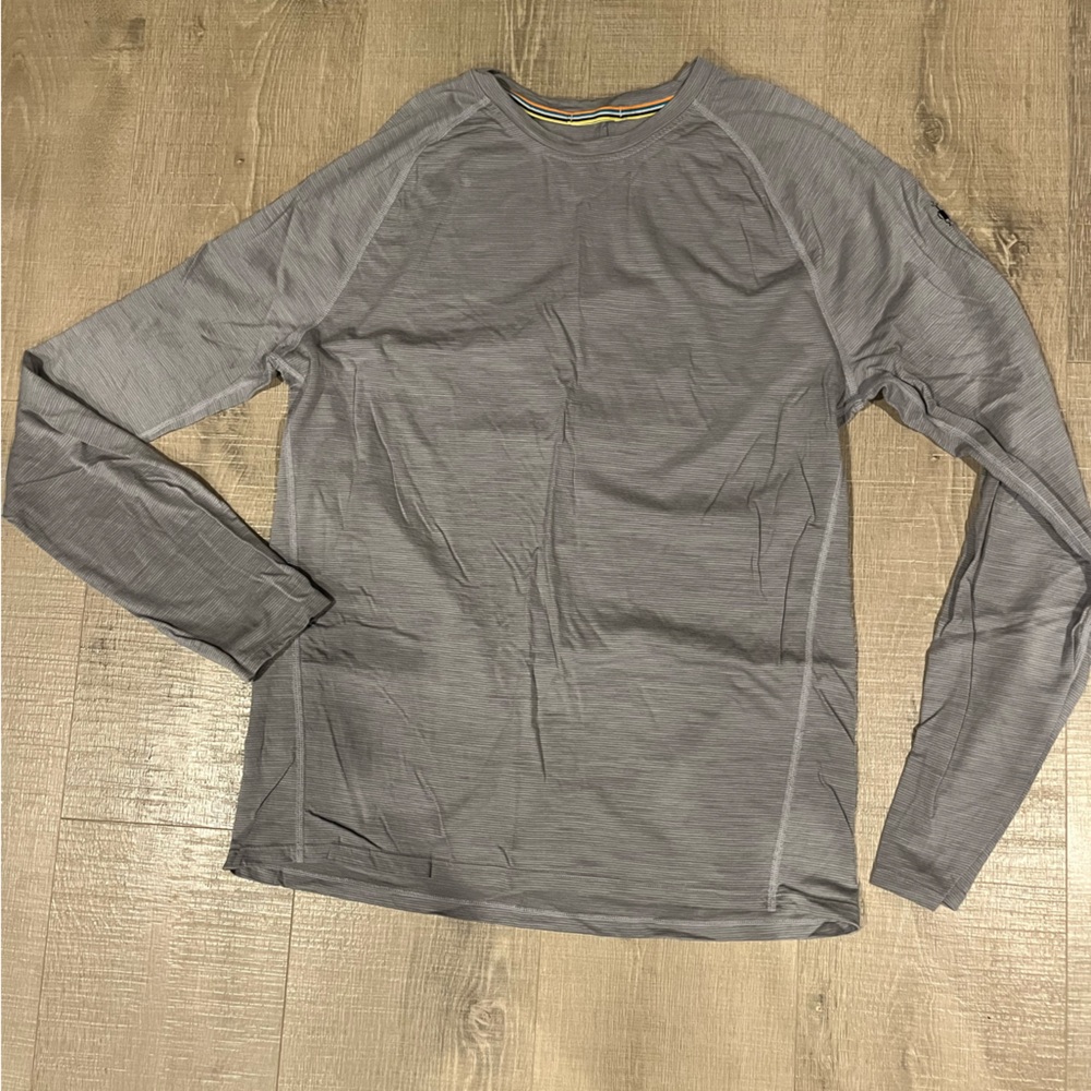 Gray Smartwool long sleeve shirt size m